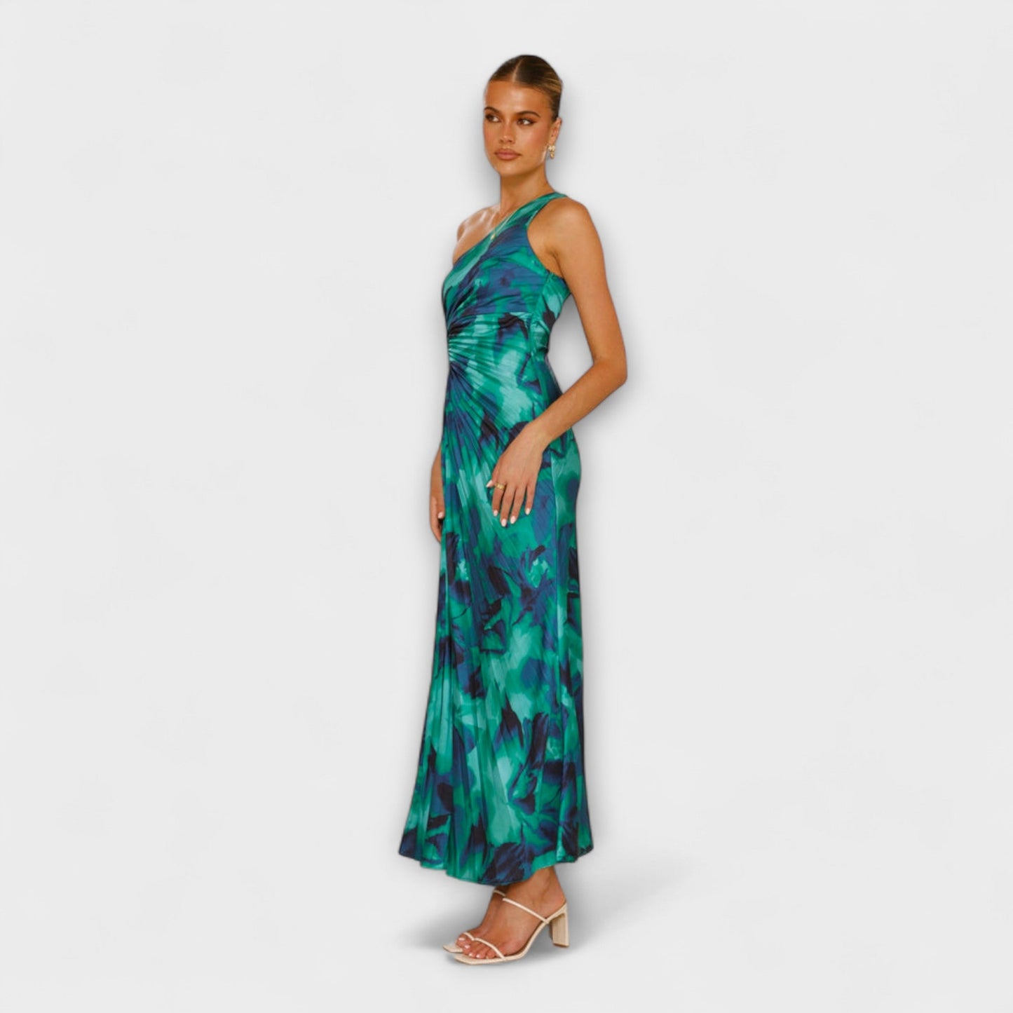 Sienna - Chic Cut-Out Maxi Dress for Events
