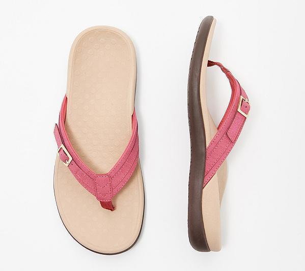 Stylish Women’s Flip-Flops for All-Day Adventures