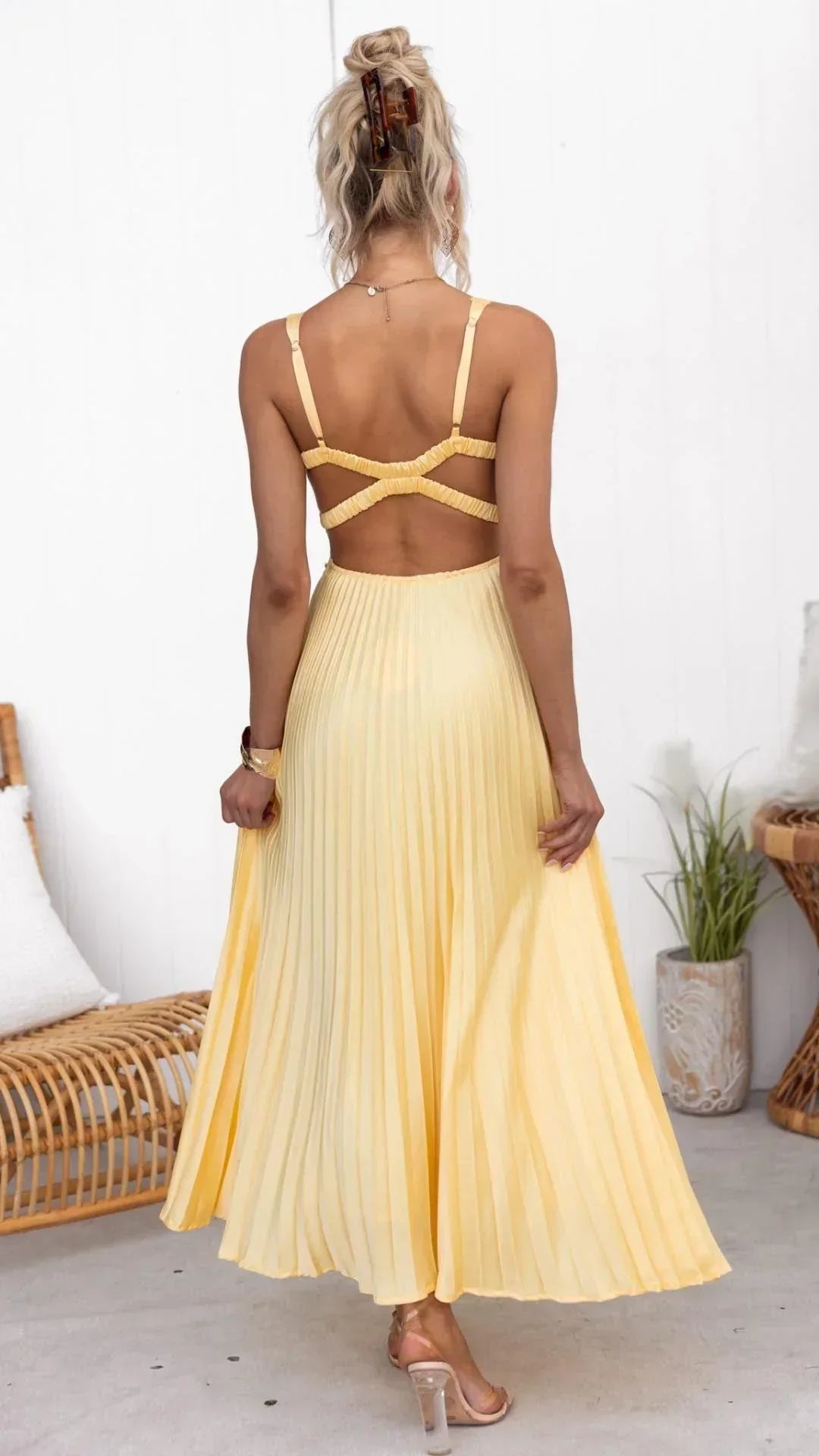 Yellow V-Neck Pleated Maxi Dress for Special Occasions